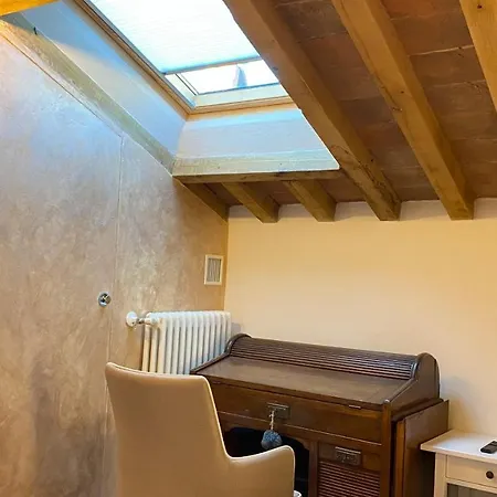 La Vecchia Casa Di Moda * コルトーナ